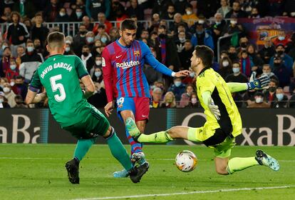 Ferran marca su segundo gol.