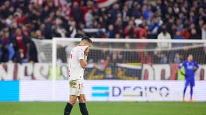 Lamela se lamenta durante el partido del pasado sábado del Sevilla ante el Cádiz.