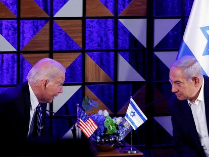 El presidente de EE UU, Joe Biden, y el primer ministro israelí, Benjamín Netanyahu, el 18 de octubre en Tel Aviv, durante la visita del primero a Israel.
