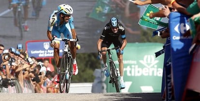 Fabio cruza, por delante de Froome.