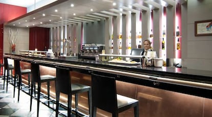 Bar del hotel Silken Coliseum Santander.