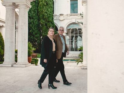 Los hispanistas Jean-Claude y Colette Rabaté escriben sus libros juntos. Cuando visitan Madrid se instalan en la Casa de Velázquez, donde se tomaron estas imágenes. 