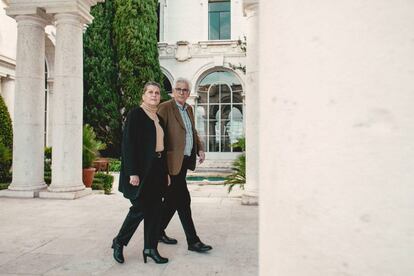 Los hispanistas Jean-Claude y Colette Rabaté escriben sus libros juntos. Cuando visitan Madrid se instalan en la Casa de Velázquez, donde se tomaron estas imágenes. 