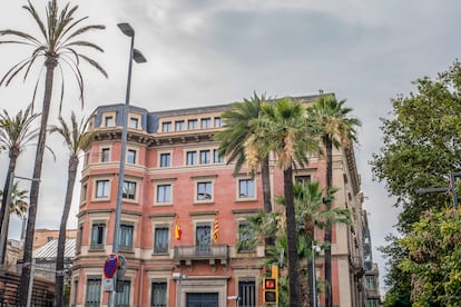 Fachada de la consejería de Interior, en Barcelona.