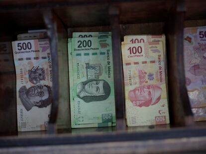 Los billetes en pesos mexicanos, en una tienda de cambio de divisas en Ciudad Juárez.