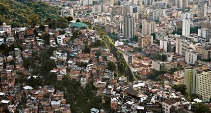 Vista de la favela Matinha, junto al barrio de Tijuca, de clase media. 