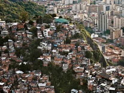 Vista de la favela Matinha, junto al barrio de Tijuca, de clase media. 