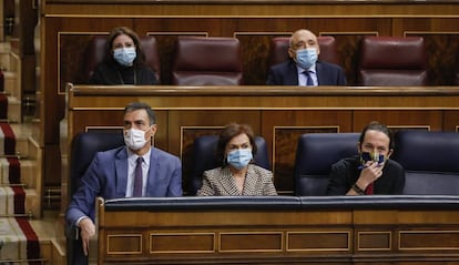 Sánchez, Calvo e Iglesias, la semana pasada en la sesión de control en el Congreso al Gobierno.