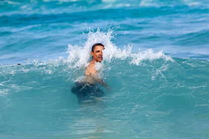1 de enero de 2012. Baño en las playas de Hawai.