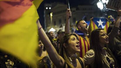 Protestas en Barcelona por la decisi&oacute;n de Rajoy de aplicar el art&iacute;culo 155.