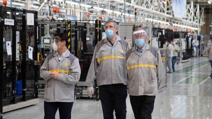 El director de Fabricaciones y Logística del grupo Renault y presidente de Renault España, José Vicente de los Mozos, en una visita a la planta de la compañía en Valladolid.