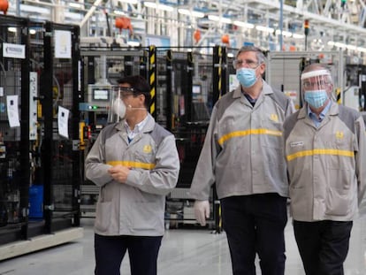 El director de Fabricaciones y Logística del grupo Renault y presidente de Renault España, José Vicente de los Mozos, en una visita a la planta de la compañía en Valladolid.