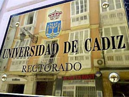 Fachada del edificio del rectorado de la Universidad de Cádiz.