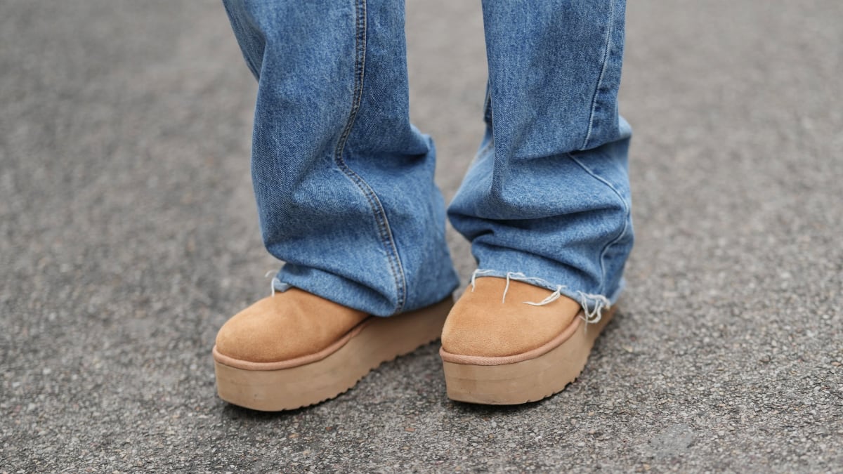 Parecen UGG, cuestan menos y ahora tienen un 31% de descuento: los botines de borreguito más calentitos que combinan con todo