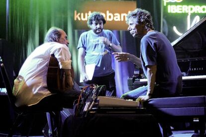 Paco de Lucía y Chick Corea en una prueba de sonido, antes de su actuación.