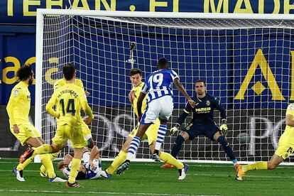 Isak marca el gol del empate ante el Villarreal en el tiempo de descuento