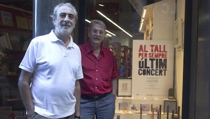 Manuel Miralles, en primer término, y Vicent Torrent, componentes de Al Tall, en 2013, cuando anunciaron la disolución del grupo.