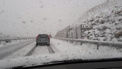 Imagen tomada por un conductor de camino entre Granada y Guadix.