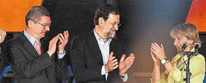 Gallardón, Rajoy y Aguirre, la noche del 27-M en el balcón de la sede del PP.