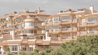 Una urbanizaci&oacute;n en M&iacute;jas (M&aacute;laga) en la Costa del Sol.