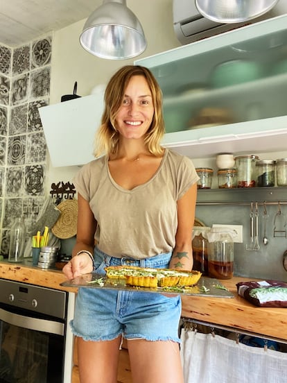 Desde su hogar en Ibiza, Elka Mocker promueve una dieta saludable que cuenta entre sus aliados con verduras y frutas ultracongeladas.