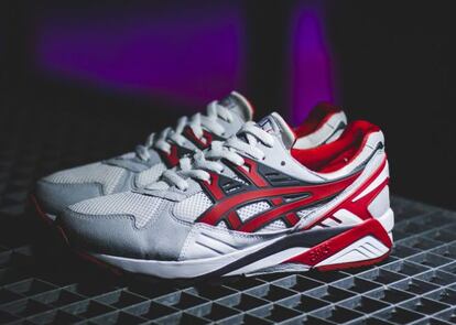 Modelo de zapatillas Asics.