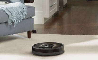 Vrios modelos de robots aspiradores de la marca Roomba se encuentran rebajados durante la jornada del 'Black Friday' 2018.
