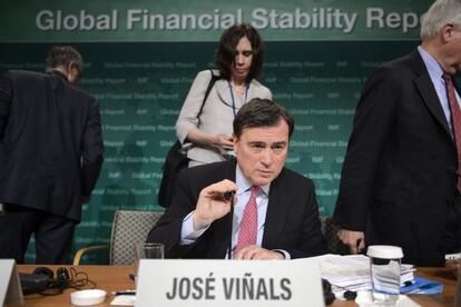 El director de Asuntos Monetarios del FMI, el español José Viñals. / SHAWN THEW (EFE)