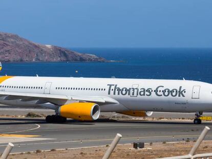 Un avión de Thomas Cook en Gran Canaria.