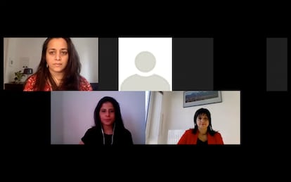 Uma Mishra-Newbery (arriba), coordinadora de la campaña Free Loujain, y las hermanas de Loujain, Lina (izquierda) y Alia, este jueves durante la videoconferencia de prensa.