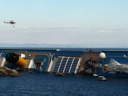 Rescate de un superviviente del 'Costa Concordia'.