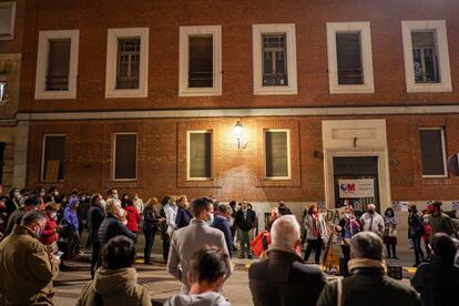 Otro momento del acto de homenaje al doctor Manuel Garrido, muerto por covid.