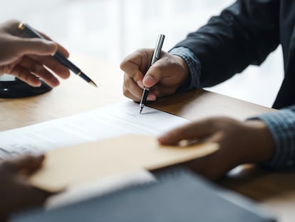 ¿Fuga de talento y de secretos de empresa? Hay una cláusula que lo puede evitar