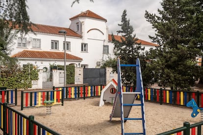 Vivienda de dos plantas en la colonia Cuatro Vientos.