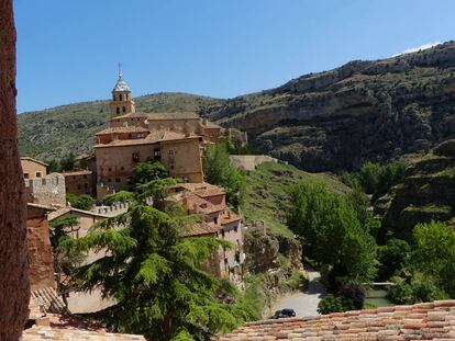 Exterior de la Posada del Adarve, en Albarracín (Teruel). 