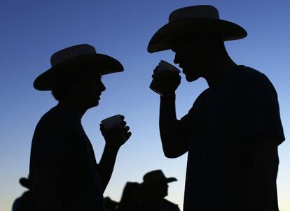 Fãs da música 'country' durante um festival celebrado na Califórnia (EUA), em 27 de abril de 2014.