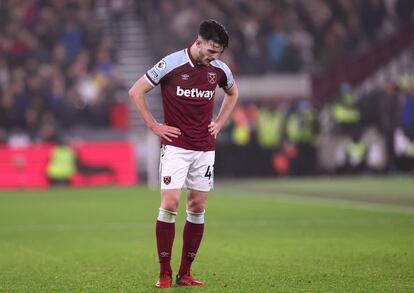 Declan Rice se lamenta durante el partido entre el West Ham y el Southampton, este domingo en Londres.