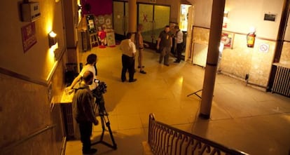 A moment during the shooting of the documentary 'Paradiso'.