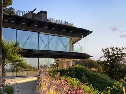 Villa Solitaire: una casa con fachada de cristal por 65 millones de euros