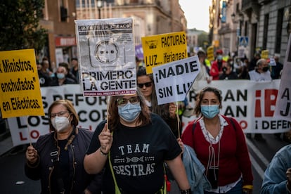 Manifestación contra la subida del precio de la luz y el gas, este jueves en Madrid.