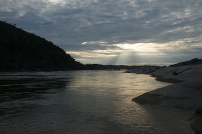 El río Orinoco a la altura del Raudal de Maipures.