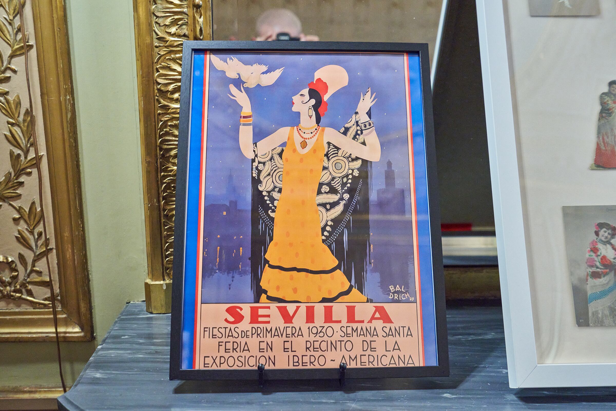 Cártel, con mantón de Manila, de las Fiestas de Primavera de Sevilla en 1930.