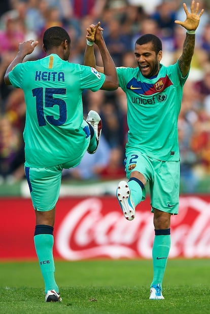 Keita y Alves celebran el gol del Malí.