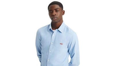 Esta es la camisa Levi's más vendida en Amazon y que se puede combinar fácilmente