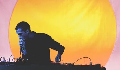 Alessio Natalizia, más conocido como Not Waving, presenta hoy su disco, 'Animals', cerrando la jornada de Electrónica en Abril en La Casa Encendida.
