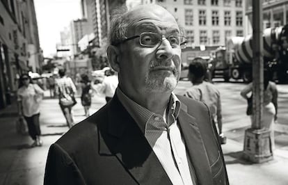 El escritor Salman Rushdie, en Nueva York.