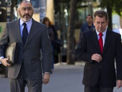A la izquierda, el exdelegado Manuel Rodr&iacute;guez de Castro.