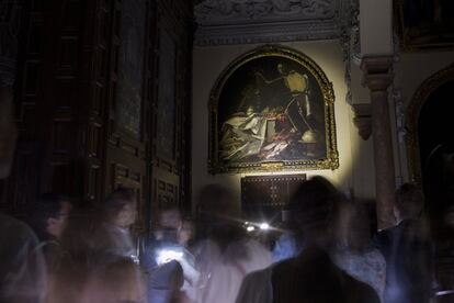 Visita nocturna al Hospital de la Santa Caridad, donde pueden contemplarse siete obras originales de Murillo y cuatro copias. En la imagen un cuadro de su contemporáneo Valdés Leal.