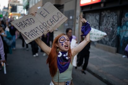 Cientos de mujeres salieron a las calles de la capital colombiana a manifestarse en el marco del 8 de marzo, Día Internacional de la Mujer.