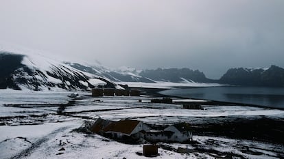 Una estacin ballenera noruega abandonada en 1931 en la isla Decepcin (Antrtida).